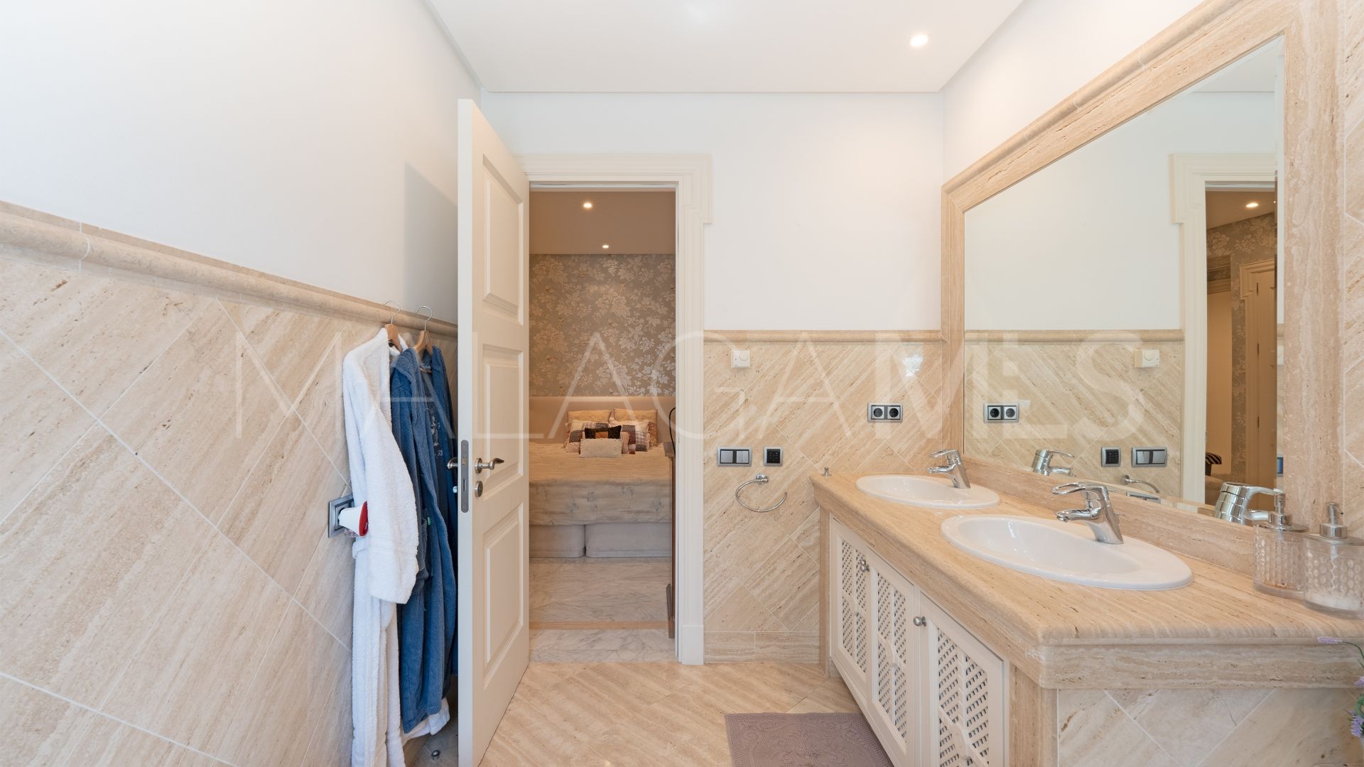 Appartement rez de chaussée for sale in Los Monteros Playa