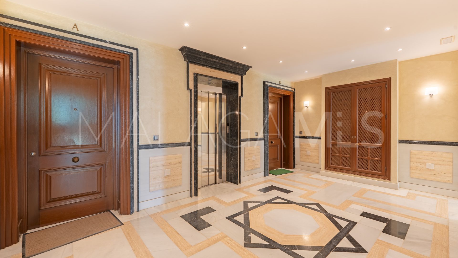 Appartement rez de chaussée for sale in Los Monteros Playa