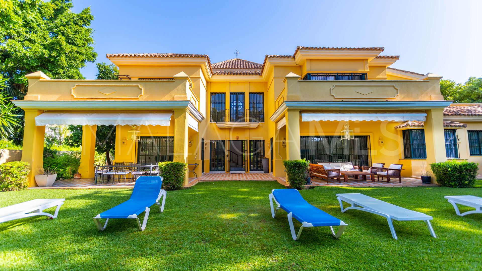 Villa for sale in Guadalmina Baja