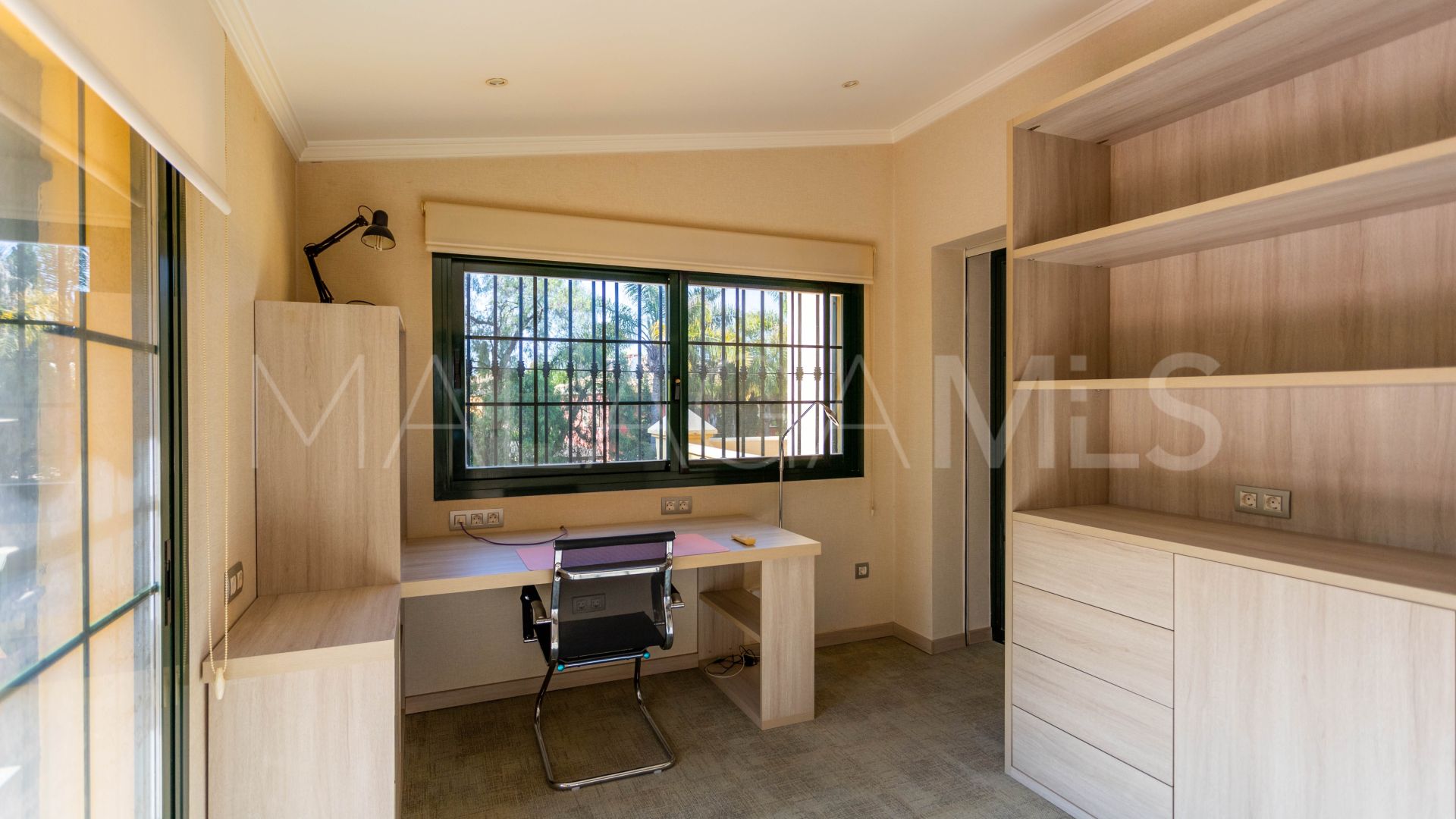 Villa for sale in Guadalmina Baja