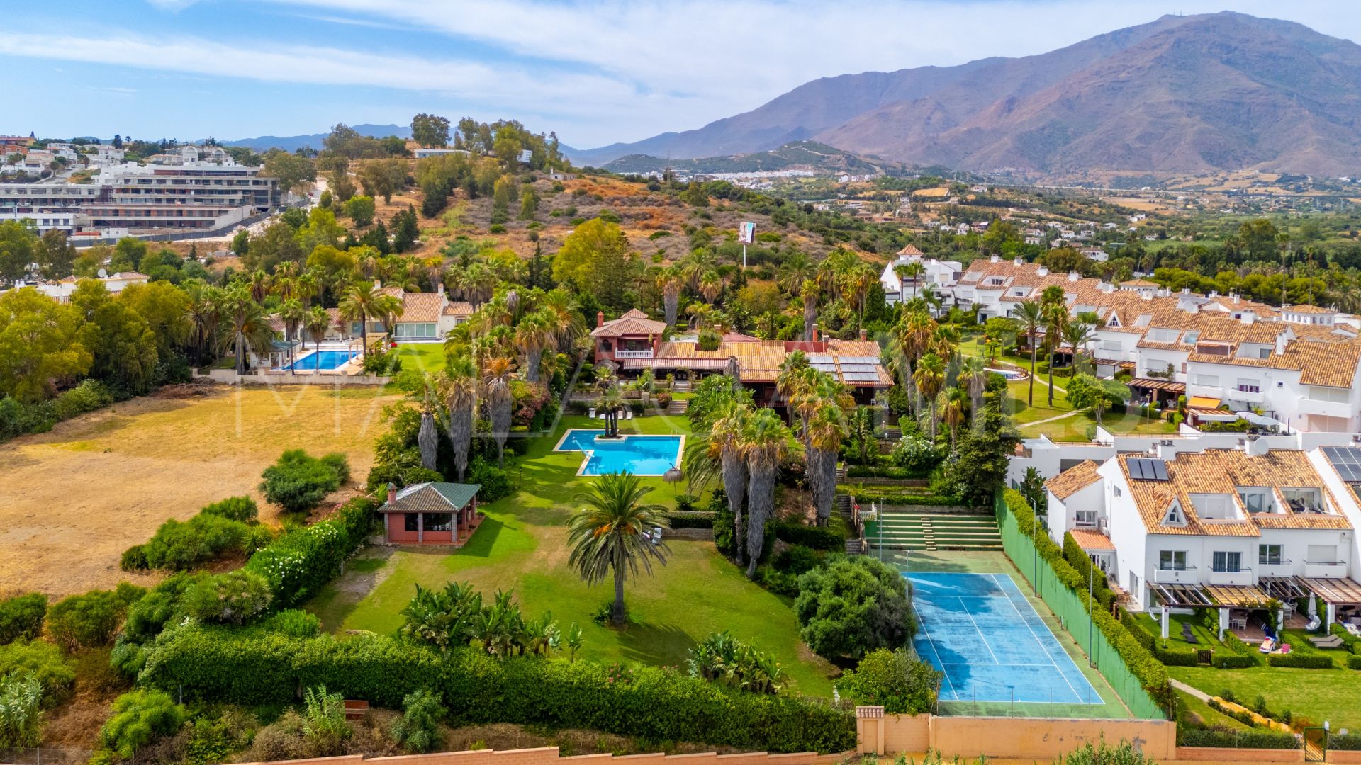 Villa for sale in Beach Side New Golden Mile