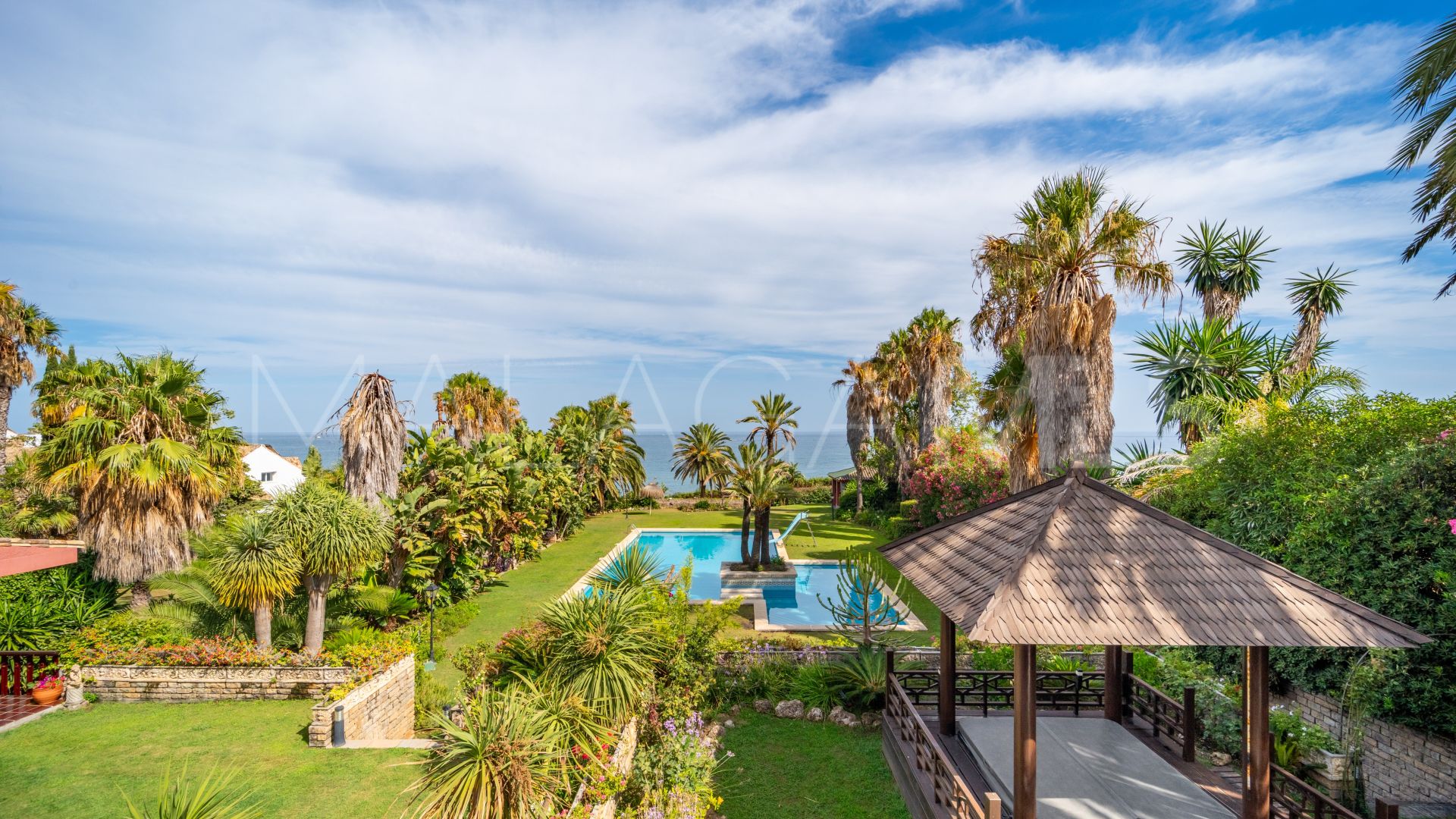 Villa for sale in Beach Side New Golden Mile