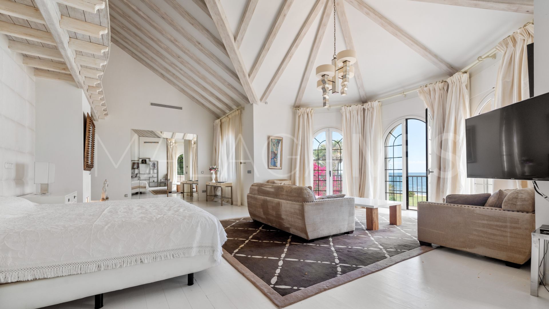 Villa for sale in Beach Side New Golden Mile