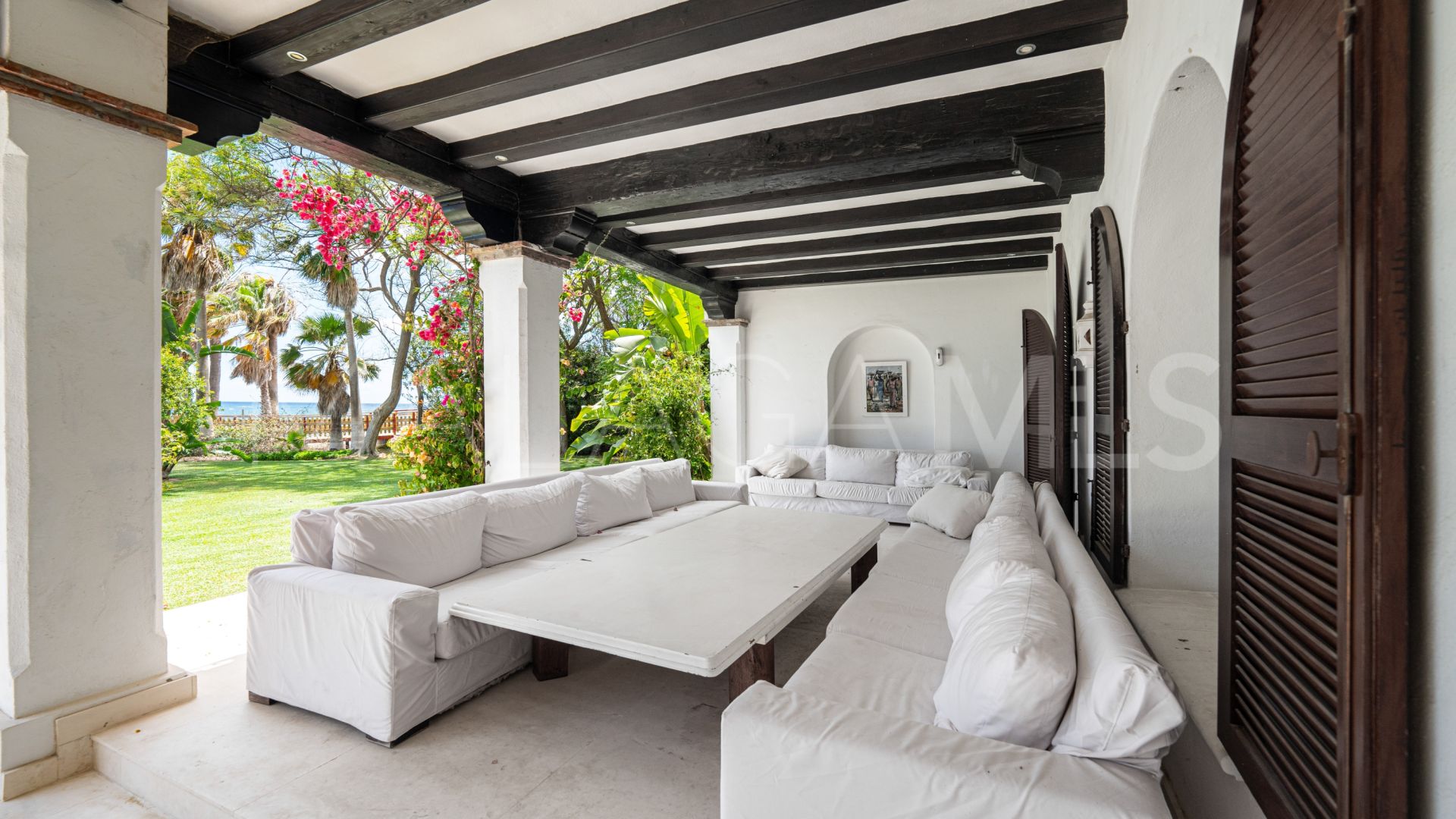 Villa for sale in Beach Side New Golden Mile