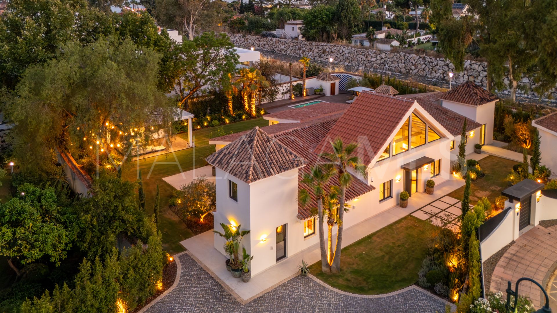 Villa for sale in Marbella - Puerto Banus
