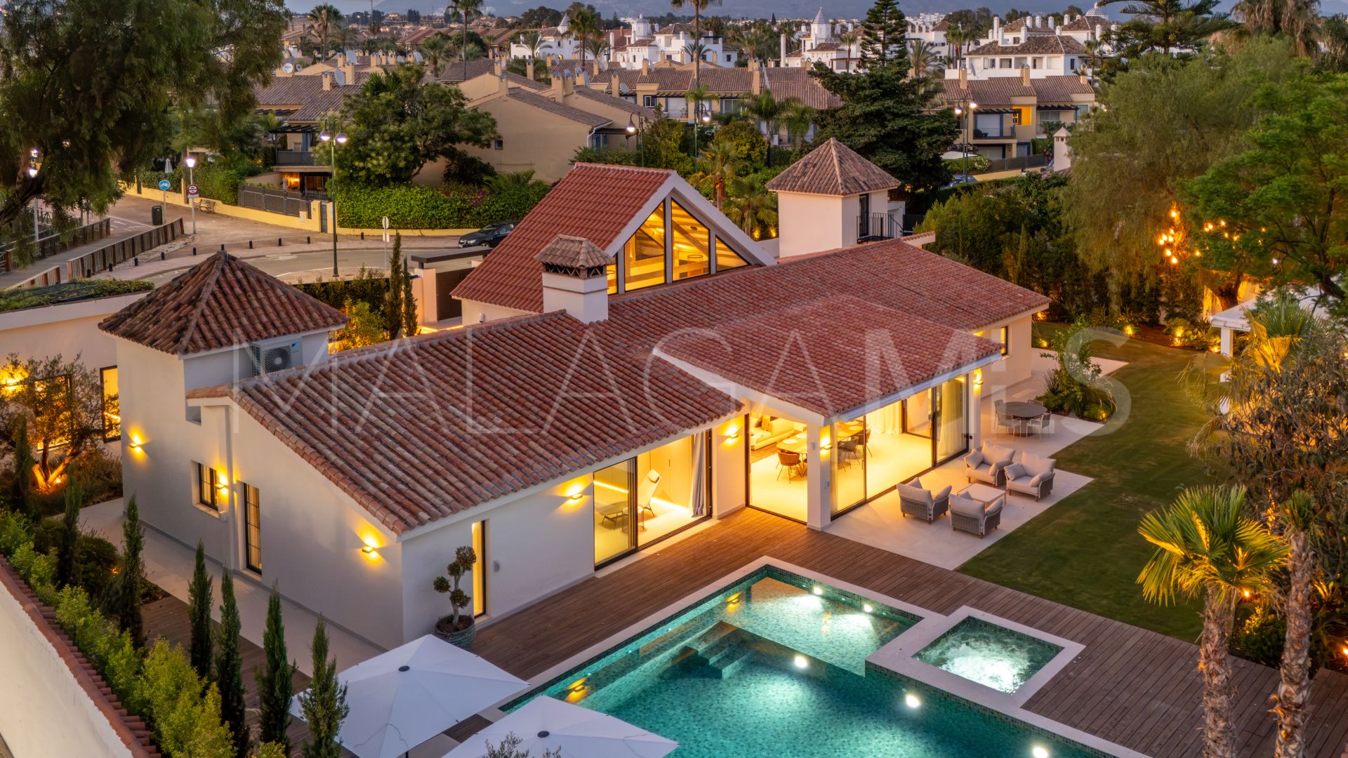 Villa for sale in Marbella - Puerto Banus