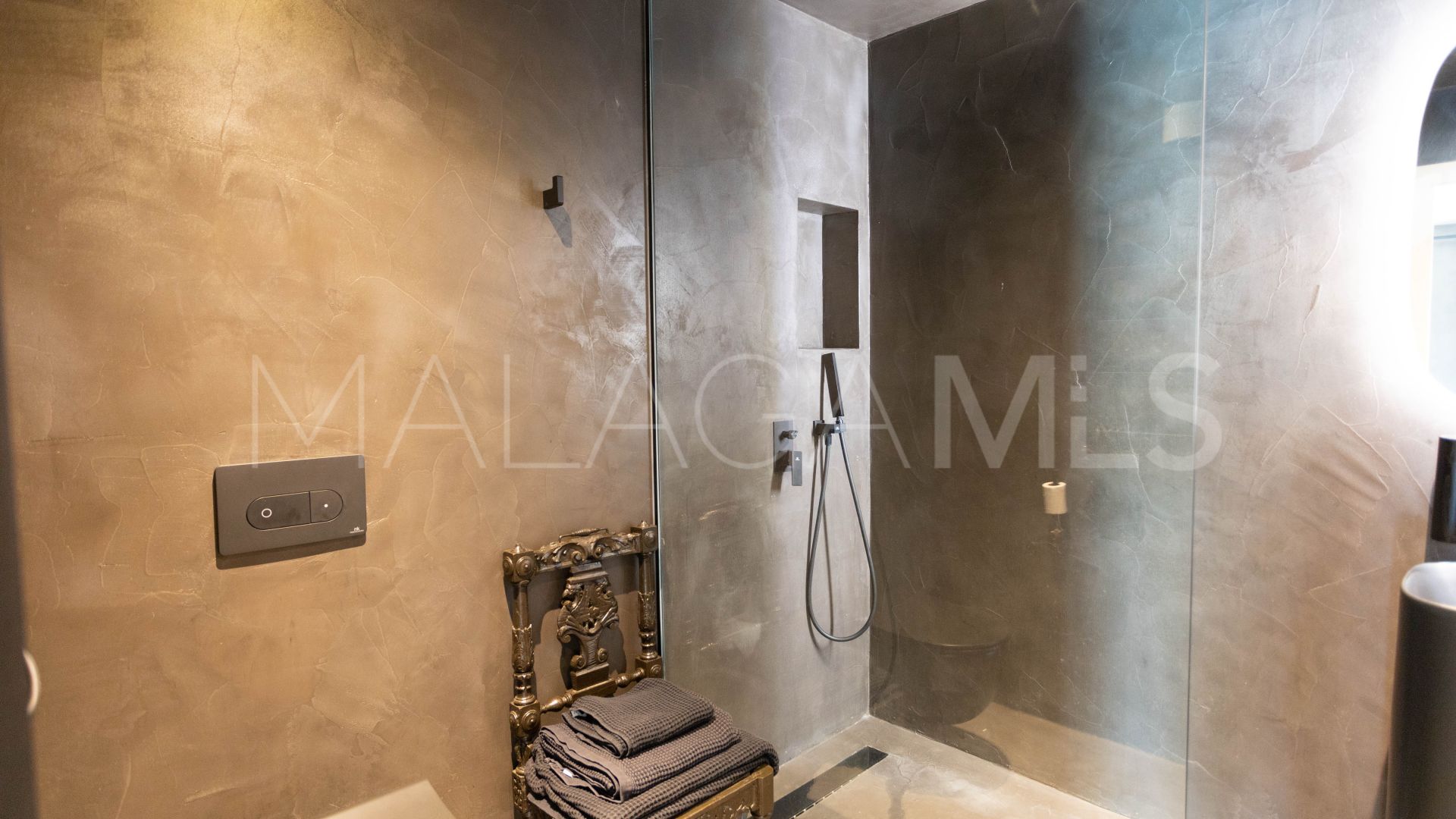 Villa for sale in Beach Side New Golden Mile