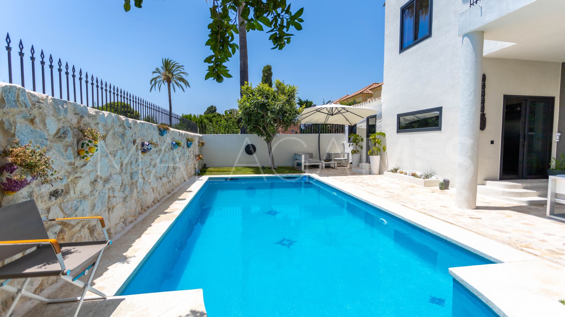 Villa for sale in Beach Side New Golden Mile