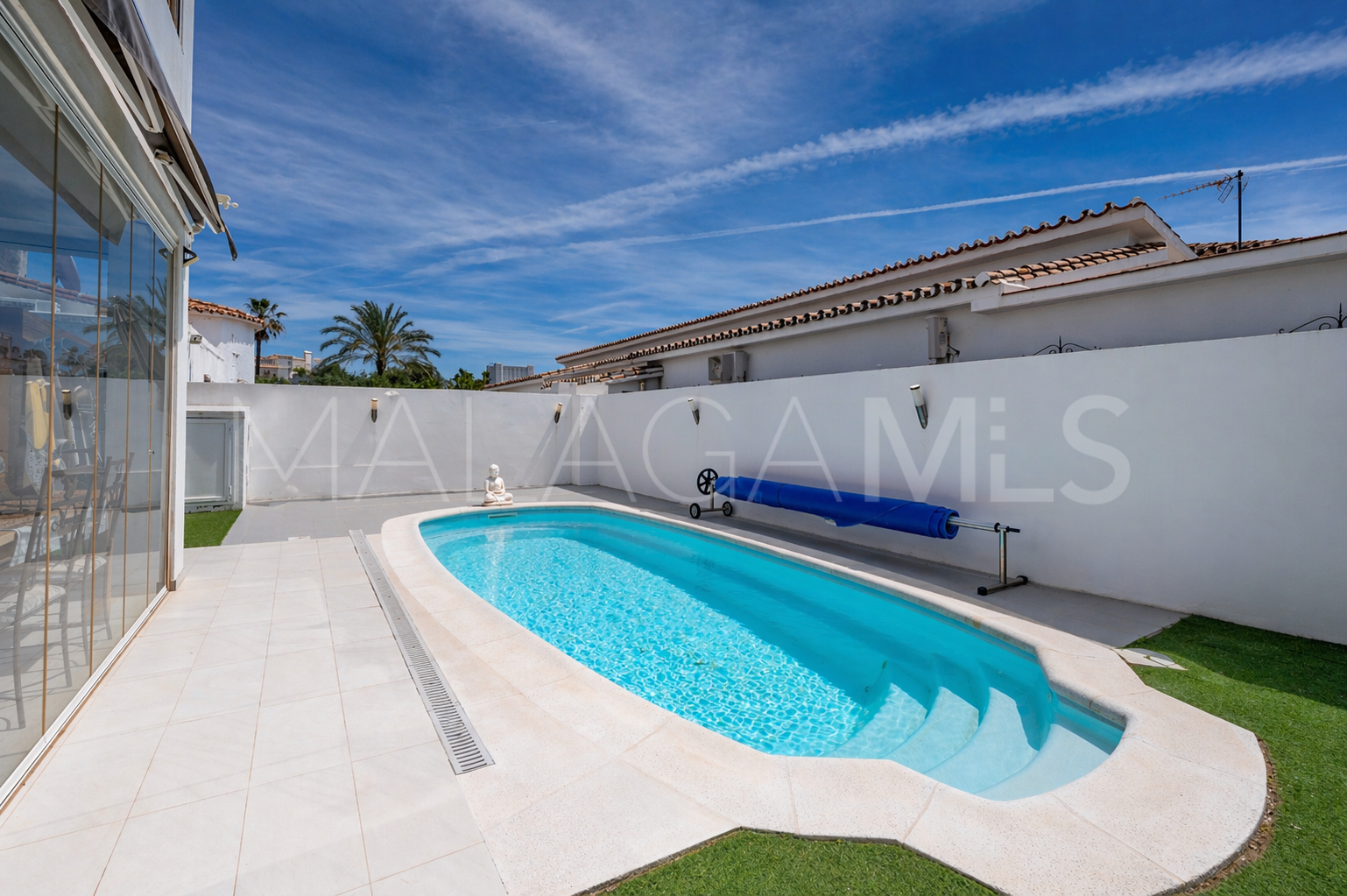 Villa for sale in Beach Side New Golden Mile