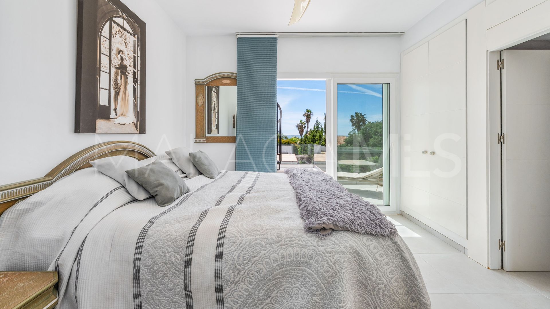 Villa for sale in Beach Side New Golden Mile