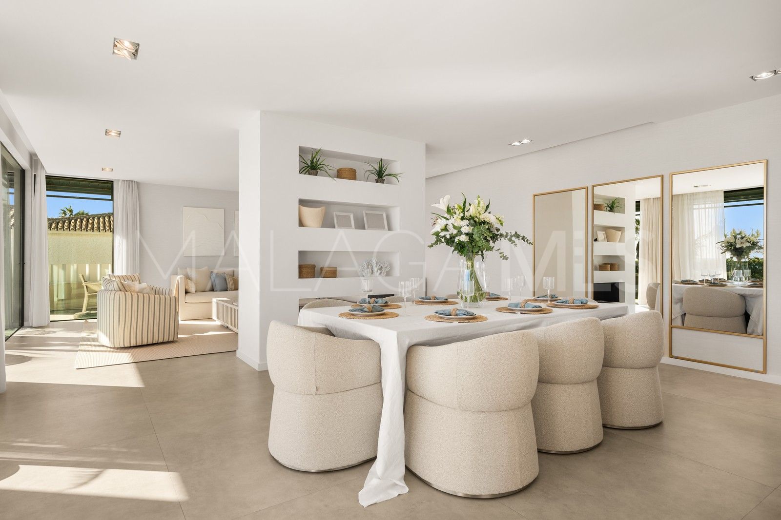 For sale villa in Estepona East