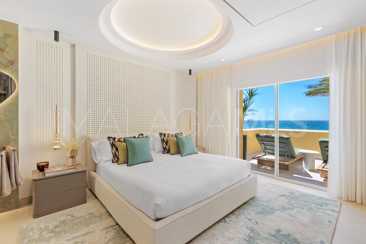 Apartment for sale in Rio Real with 3 bedrooms