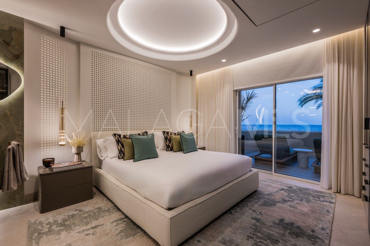 Apartment for sale in Rio Real with 3 bedrooms