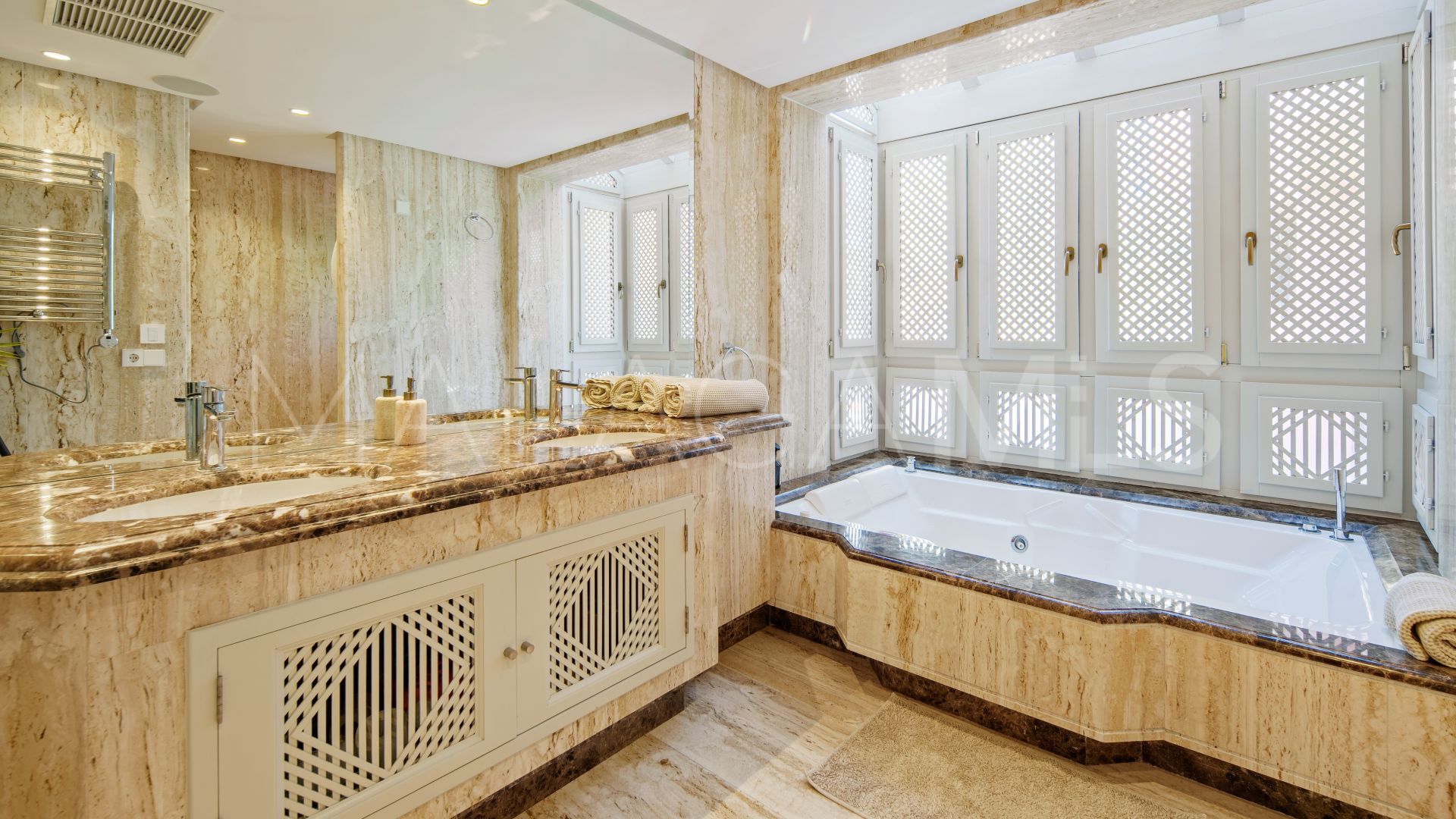 Buy duplex penthouse in La Morera