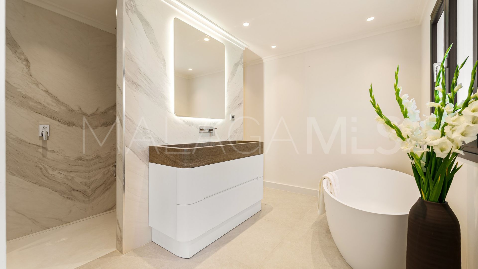 Semi detached villa for sale in Marbellamar