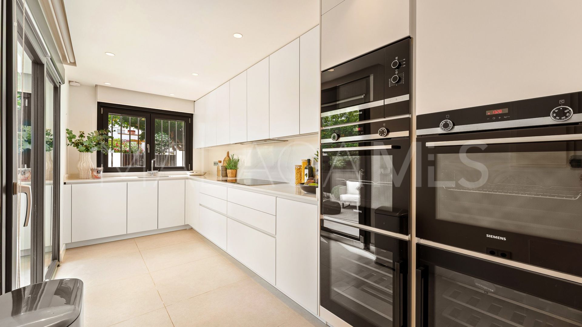 Semi detached villa for sale in Marbellamar