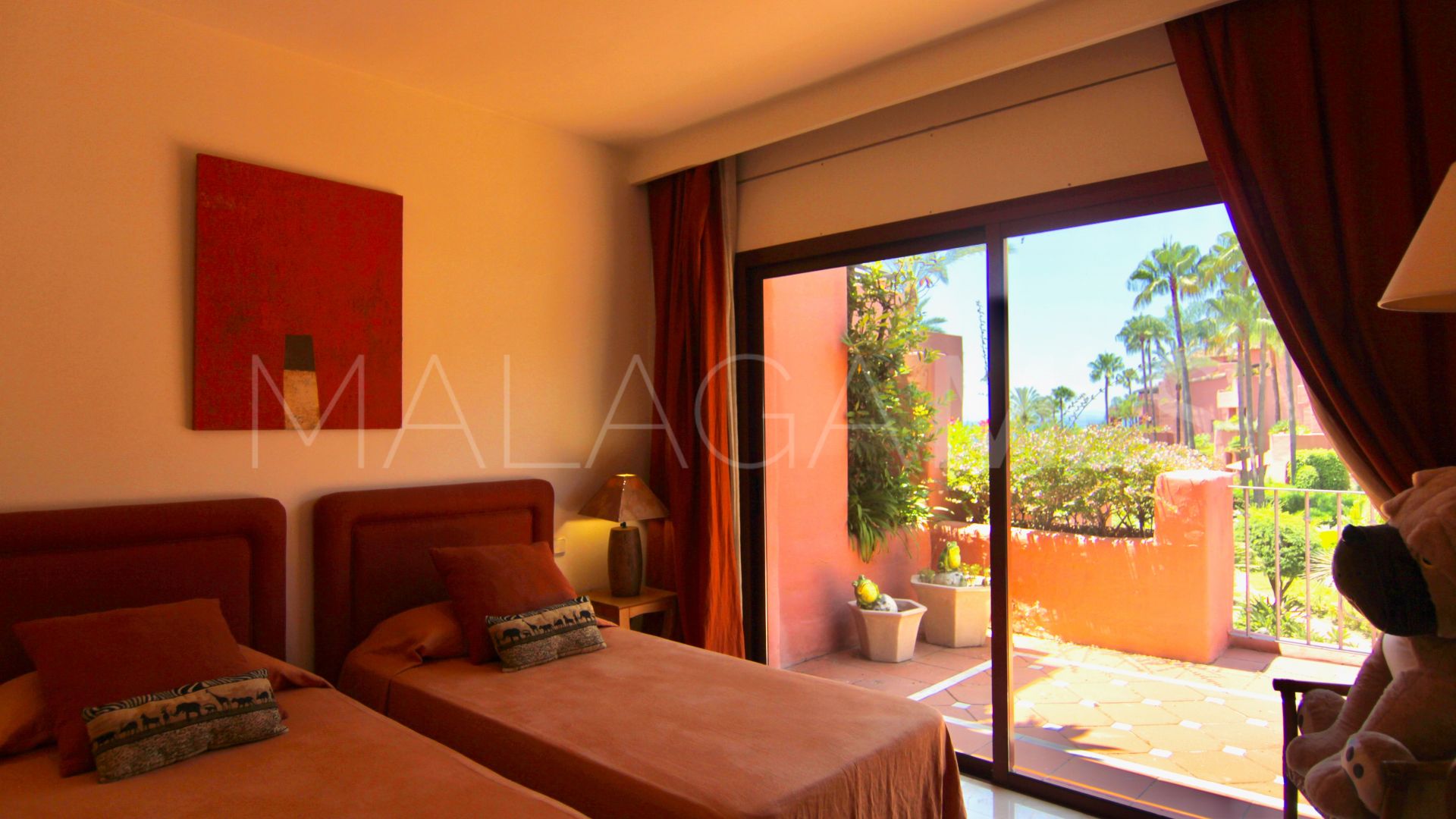 Atico duplex for sale de 3 bedrooms in Menara Beach