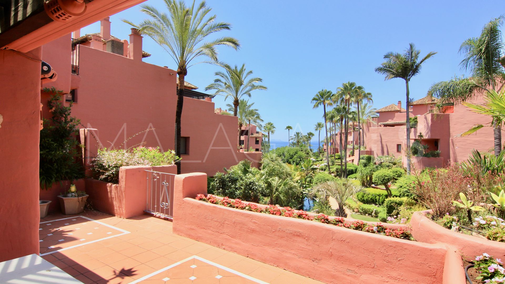 Atico duplex for sale de 3 bedrooms in Menara Beach