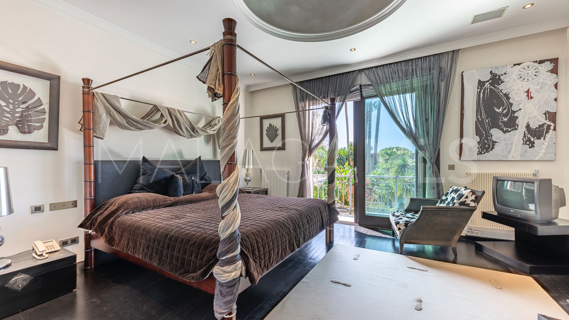 Villa for sale in Beach Side New Golden Mile