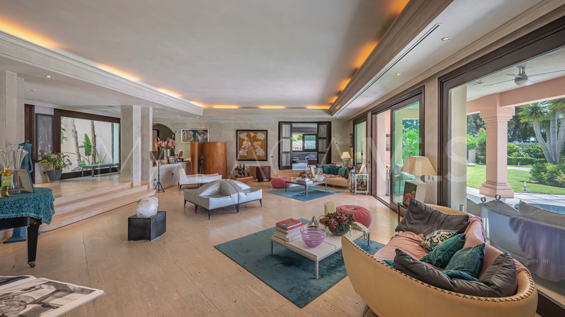 Villa for sale in Beach Side New Golden Mile