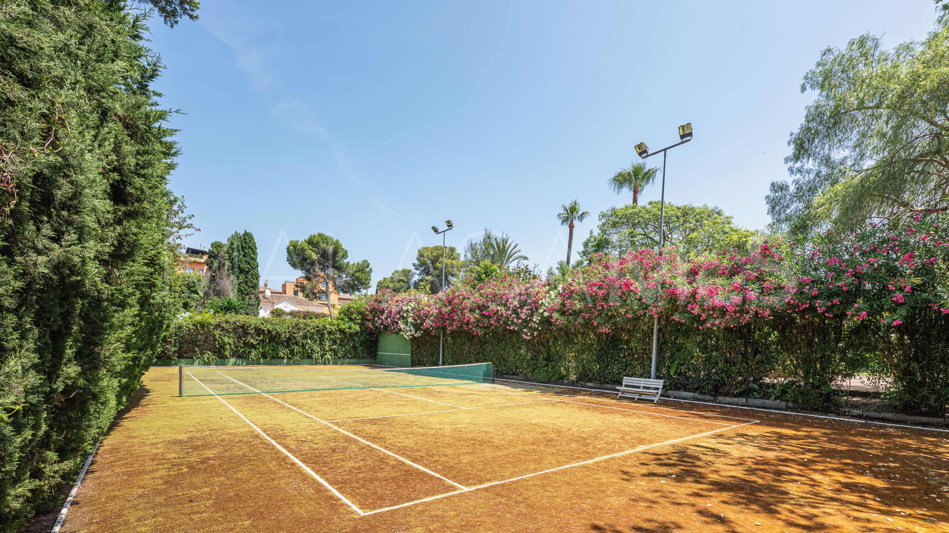 Villa for sale in Beach Side New Golden Mile