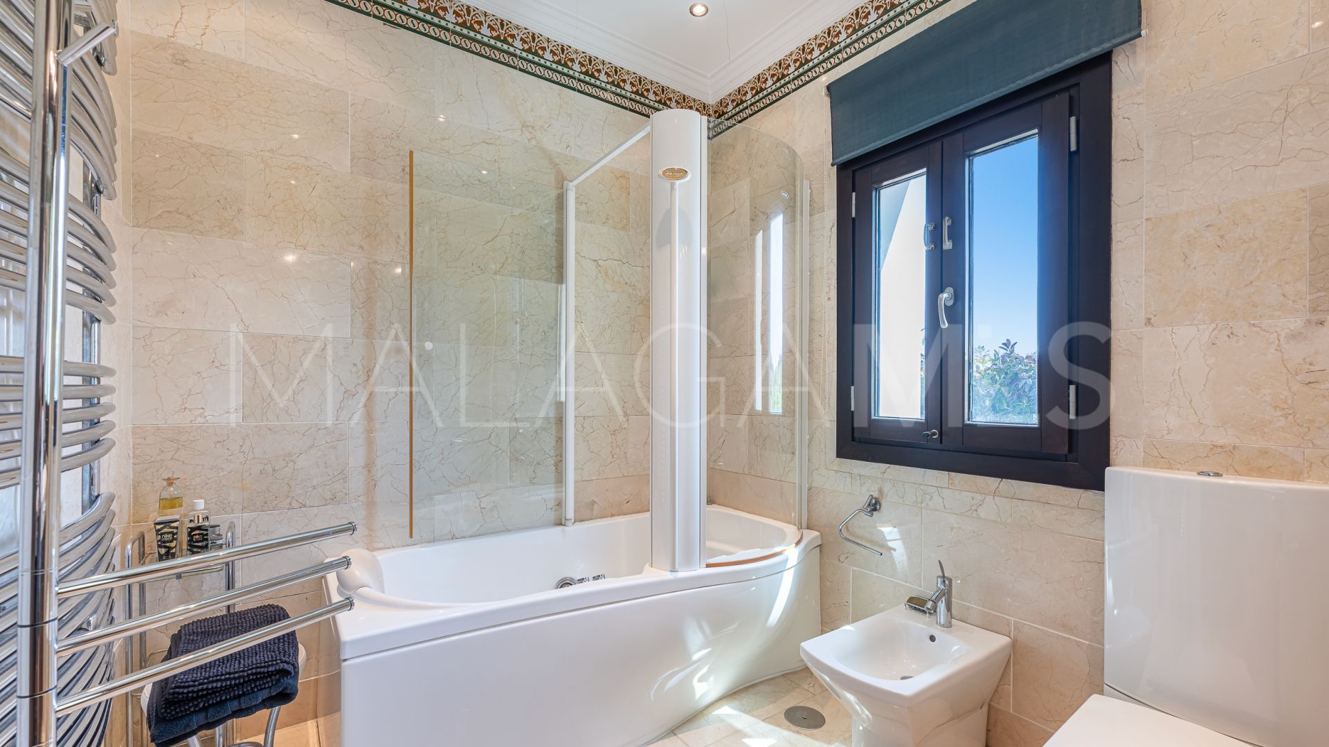 Villa for sale in Beach Side New Golden Mile