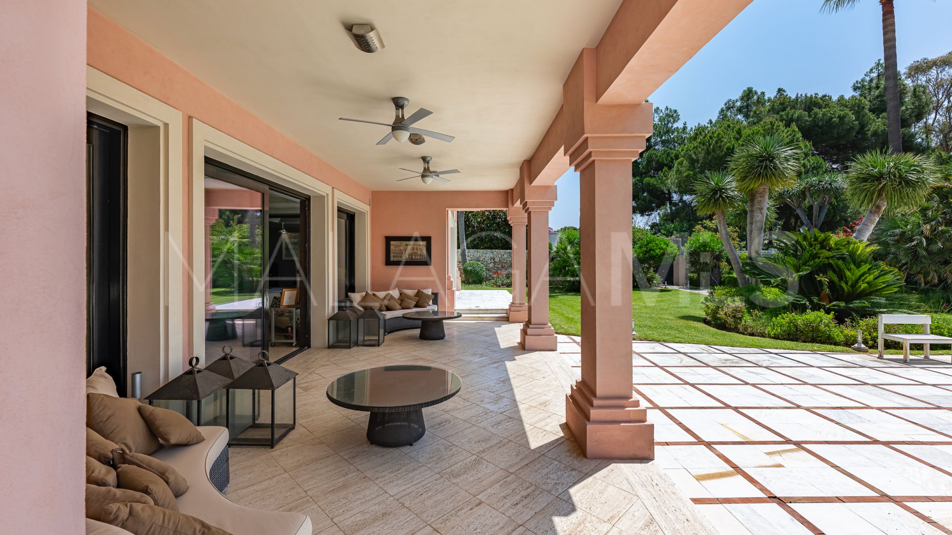 Villa for sale in Beach Side New Golden Mile