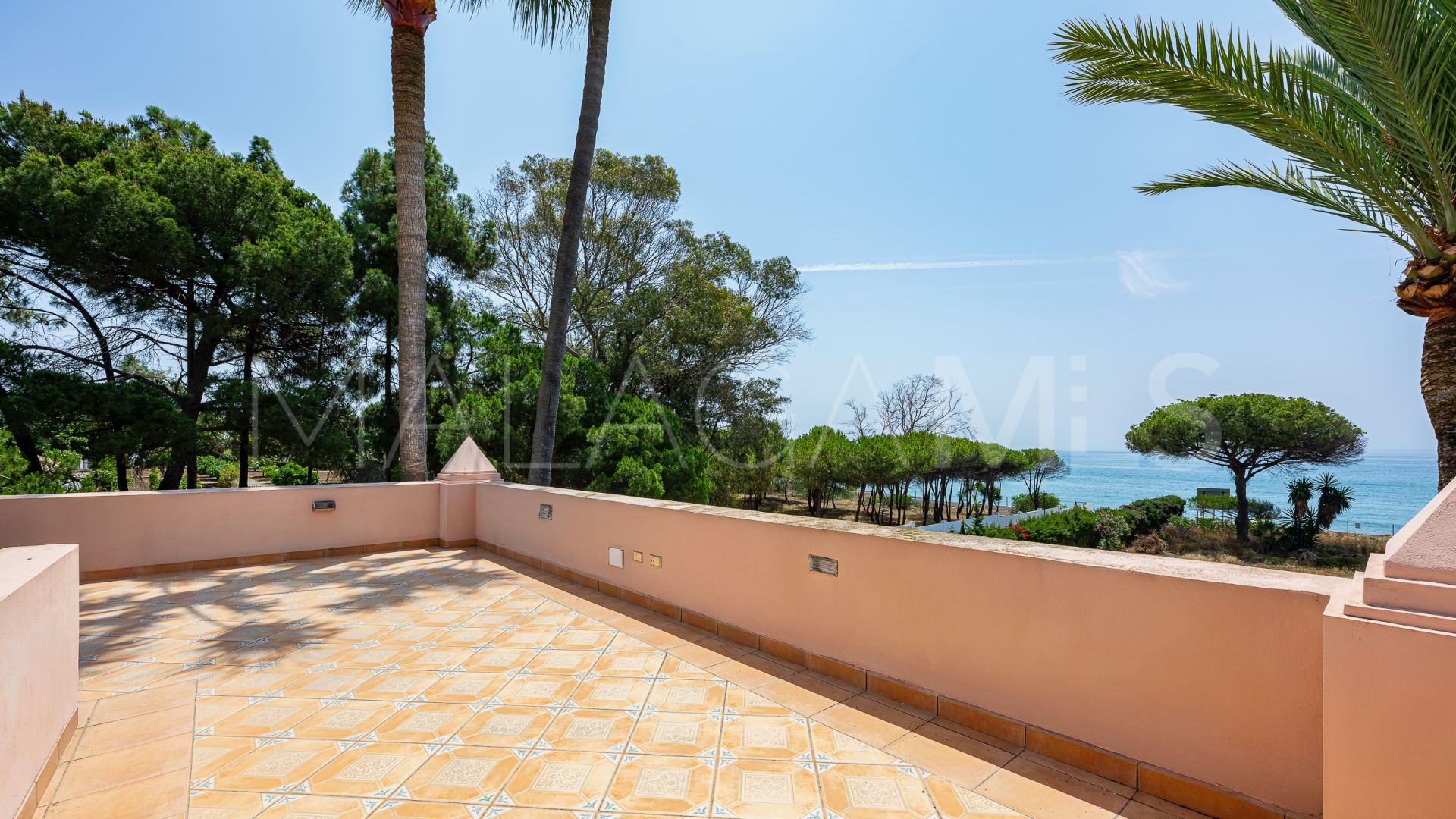 Villa for sale in Beach Side New Golden Mile