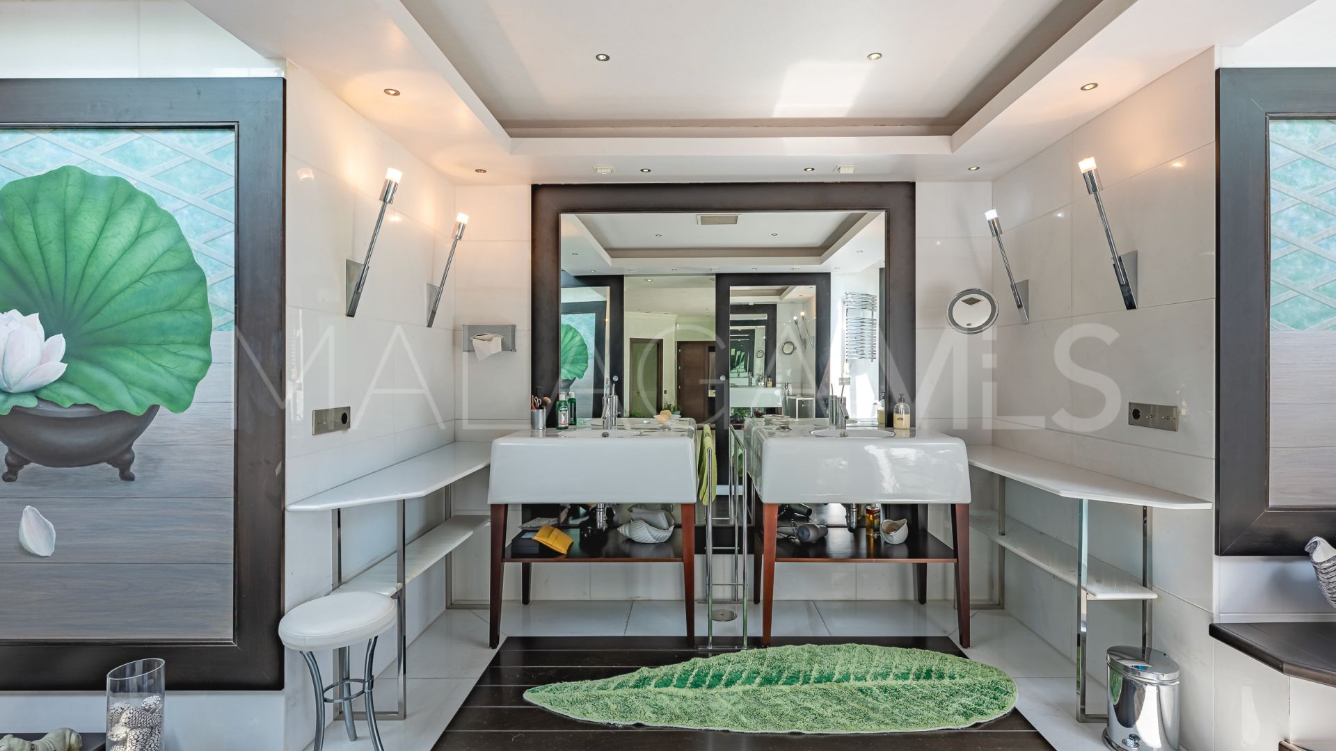 Villa for sale in Beach Side New Golden Mile