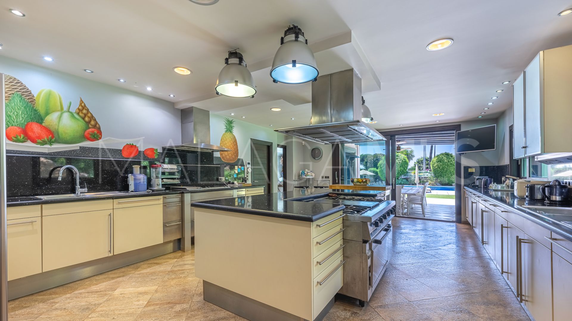 Villa for sale in Beach Side New Golden Mile