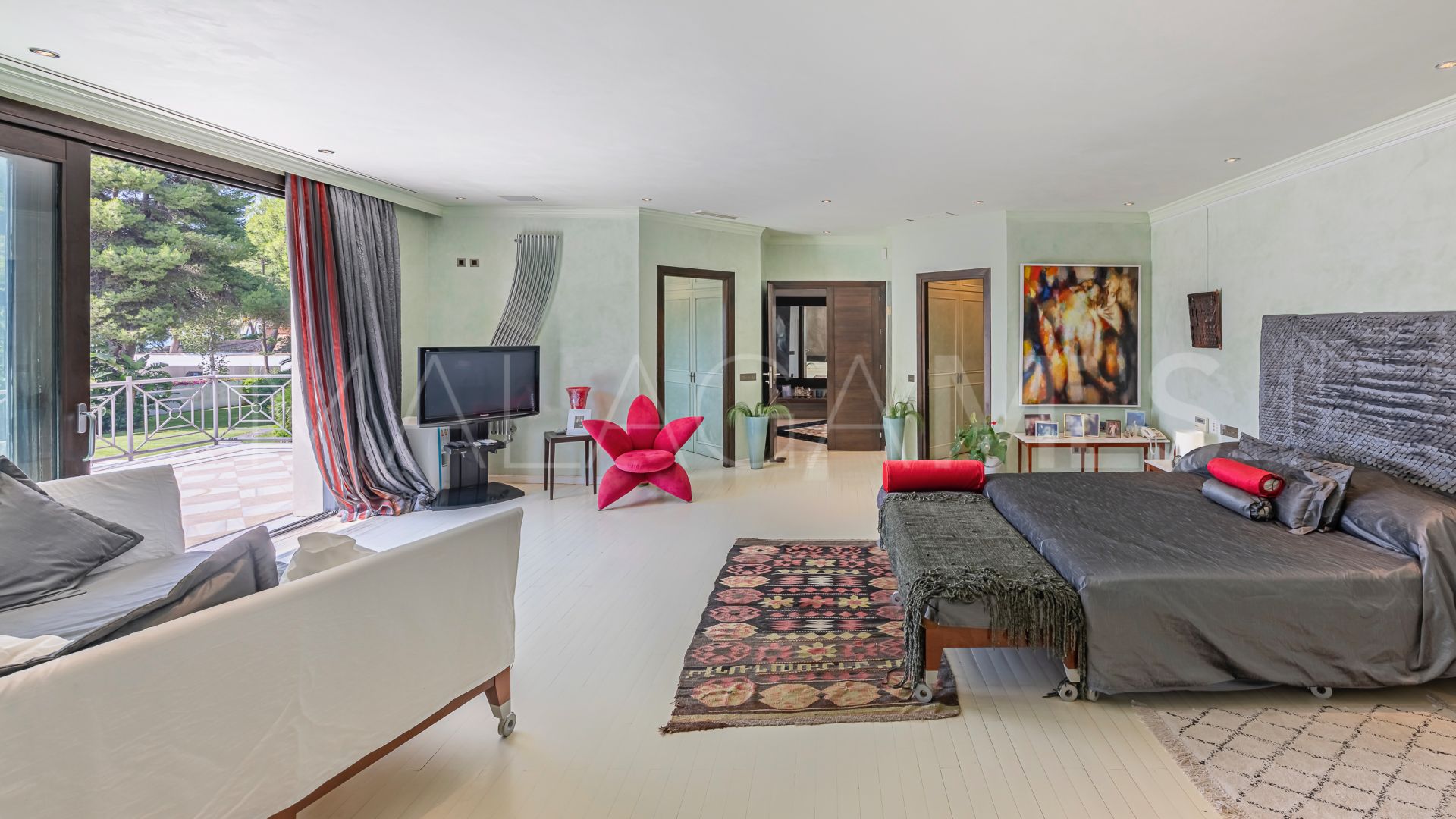 Villa for sale in Beach Side New Golden Mile