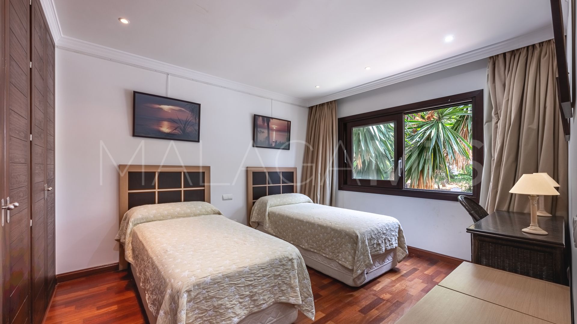 Villa for sale in Beach Side New Golden Mile