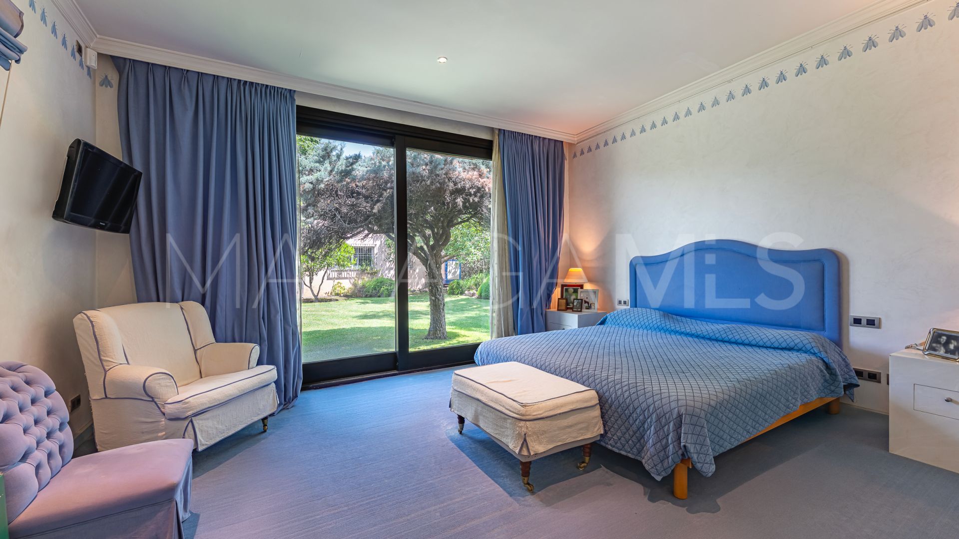 Villa for sale in Beach Side New Golden Mile