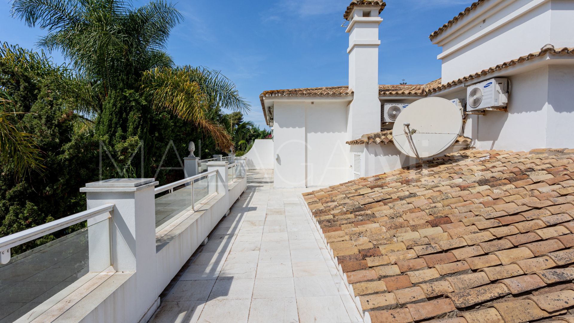 Villa for sale in Los Monteros