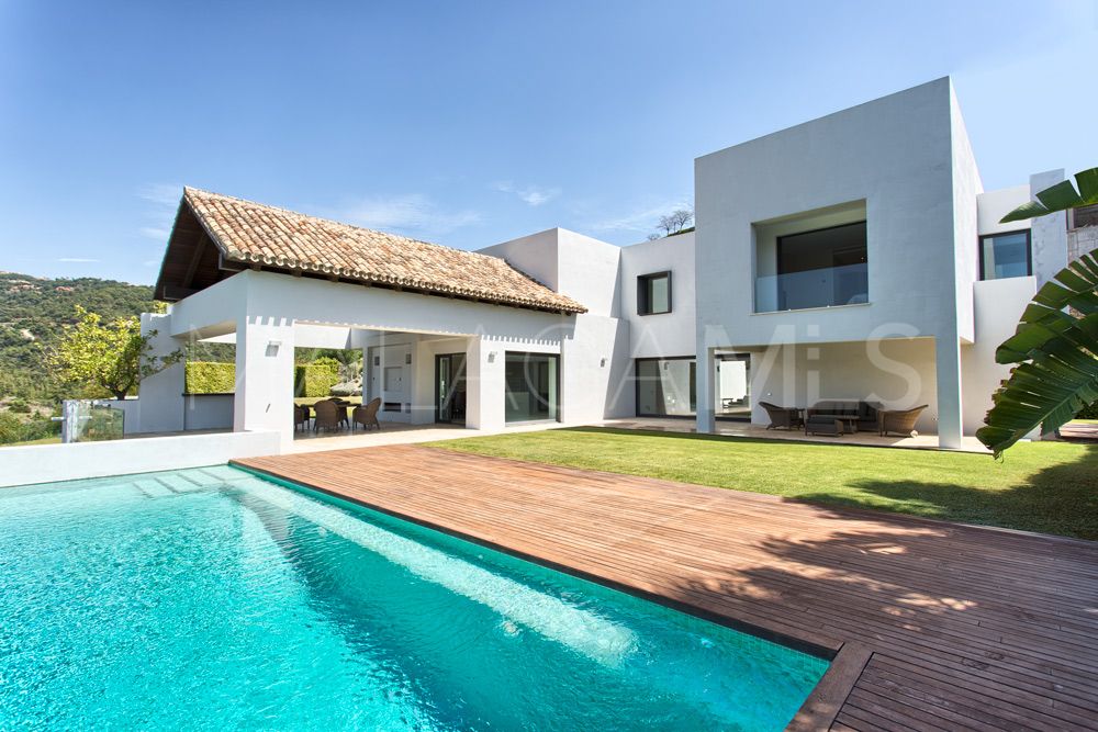 Buy villa in Los Arqueros