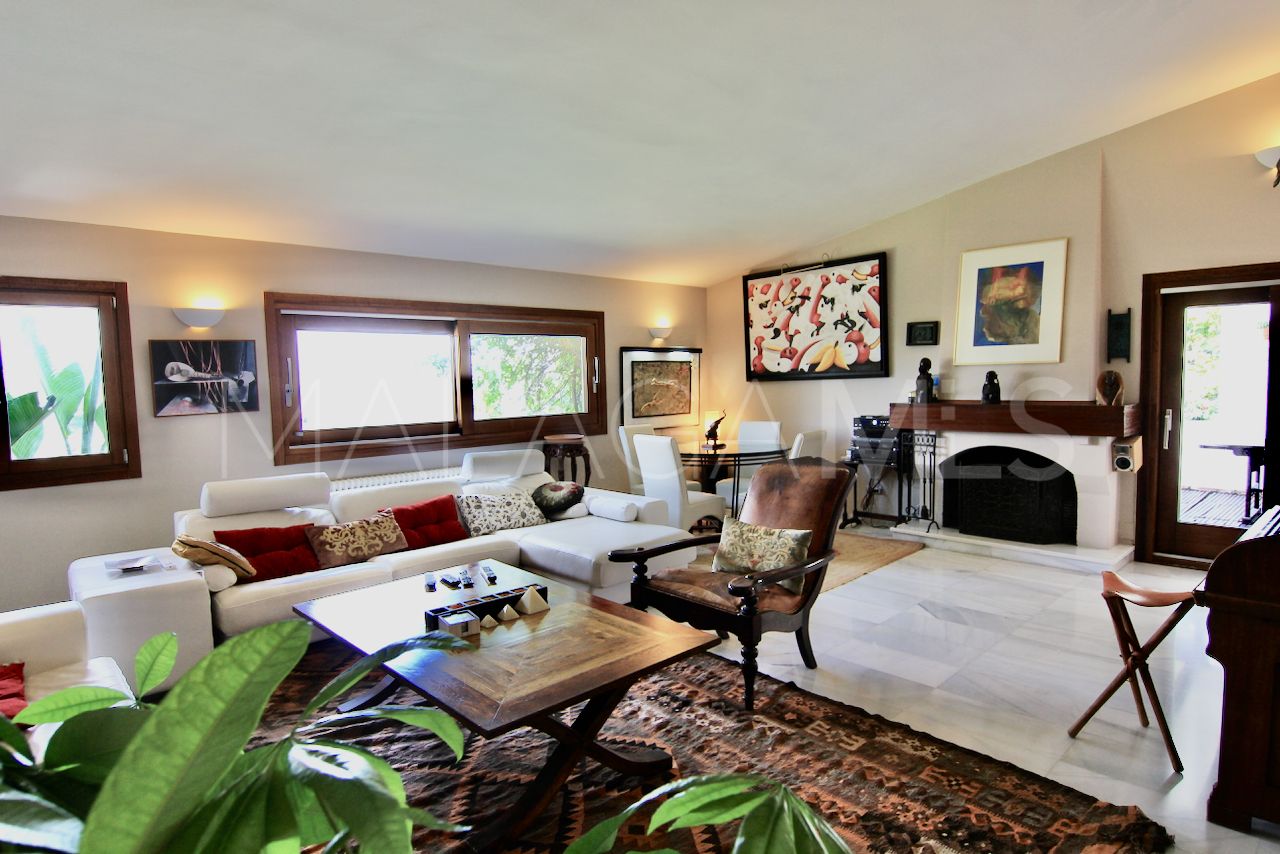 Villa for sale in Las Brisas