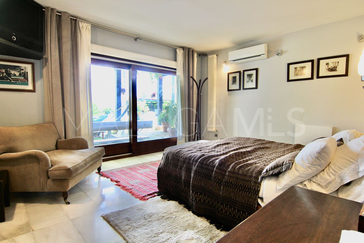 Villa for sale in Las Brisas