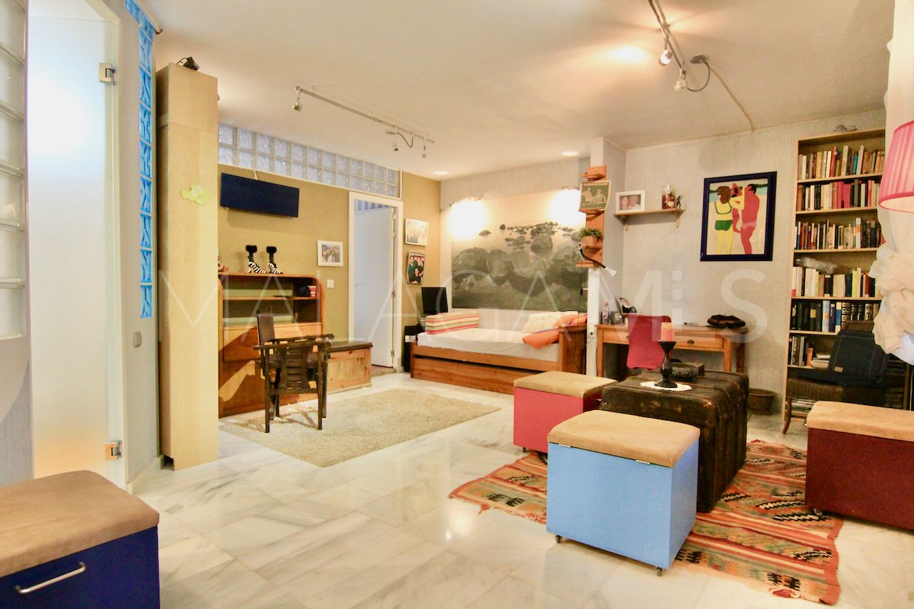 Villa for sale in Las Brisas