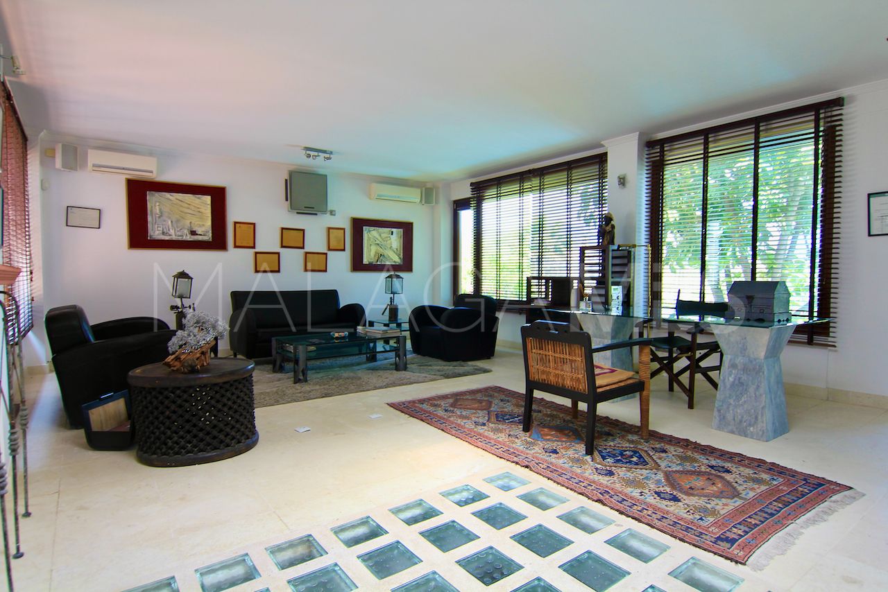 Villa for sale in Las Brisas