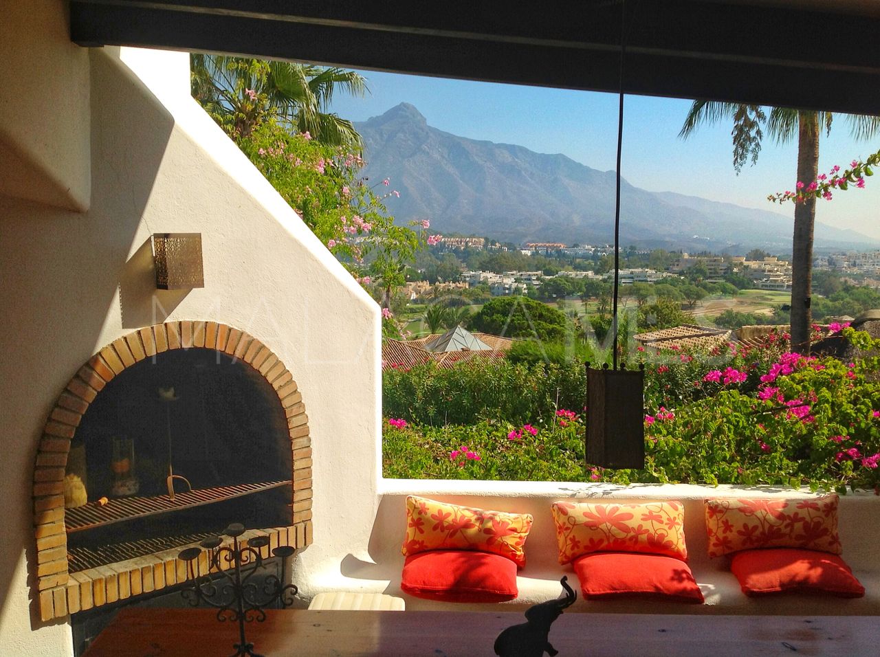 Villa for sale in Las Brisas