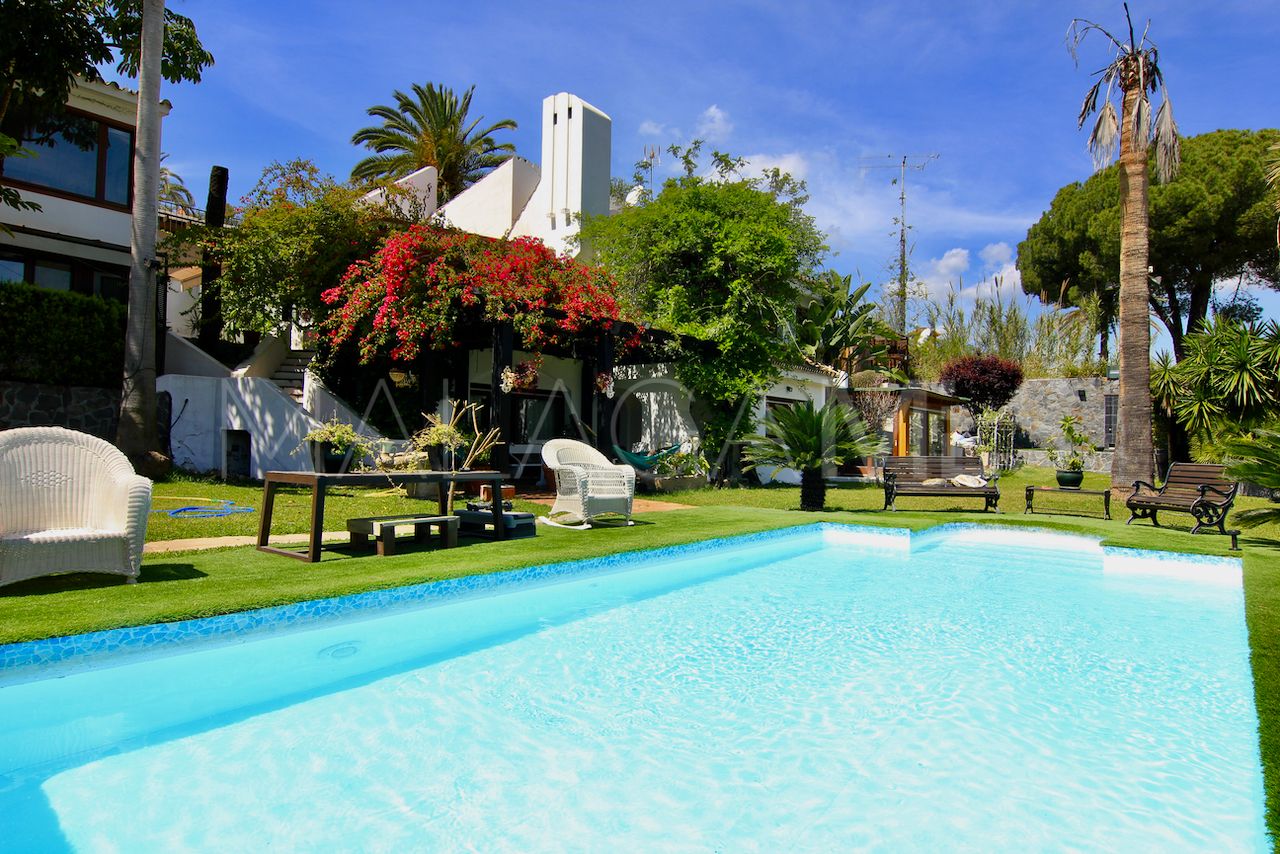 Villa for sale in Las Brisas