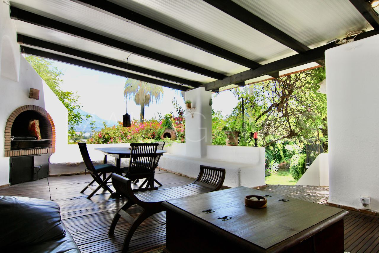 Villa for sale in Las Brisas