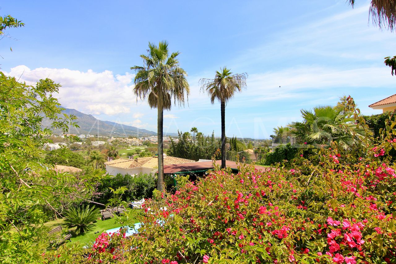 Villa for sale in Las Brisas