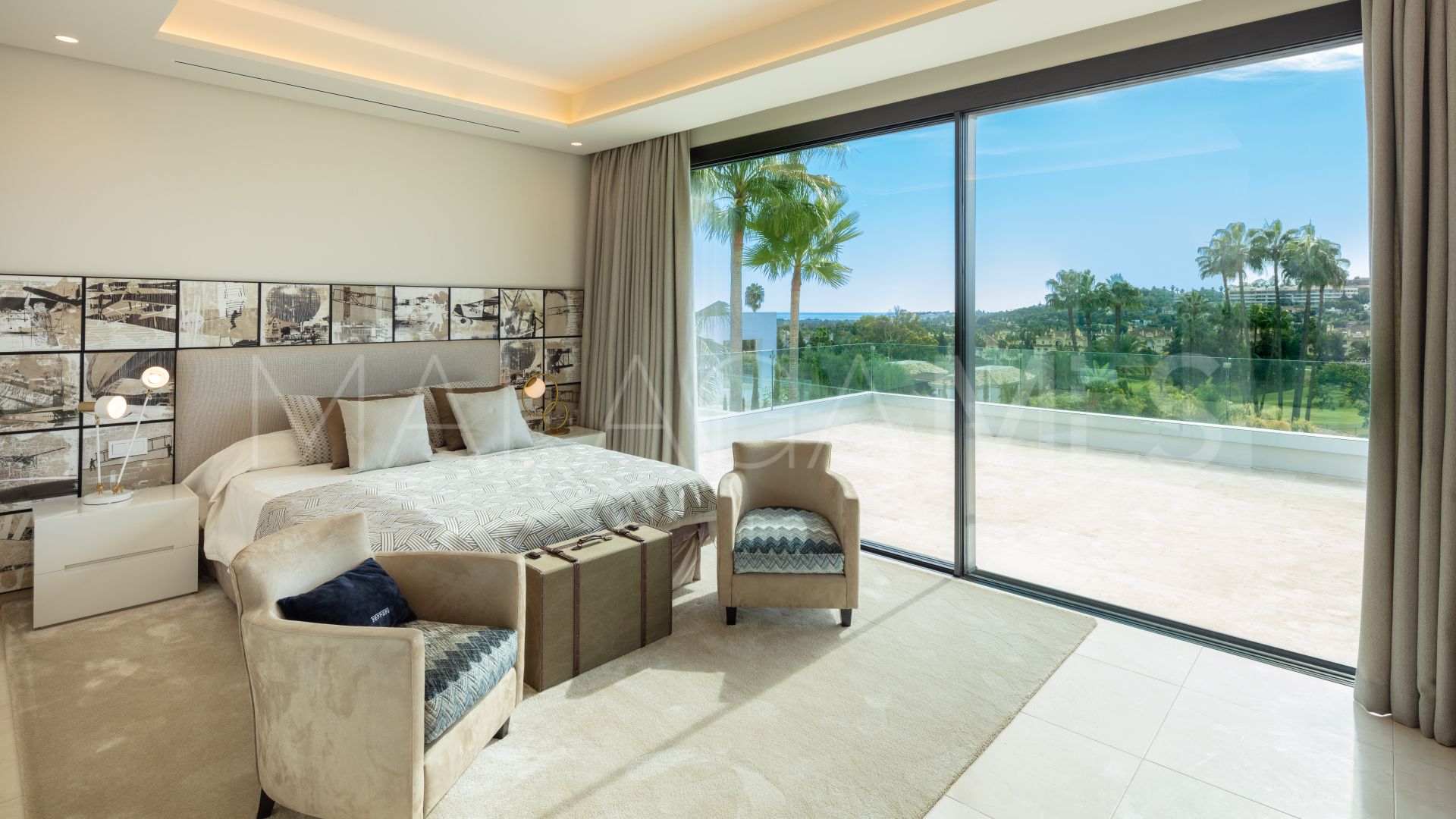 Villa for sale in Nueva Andalucia