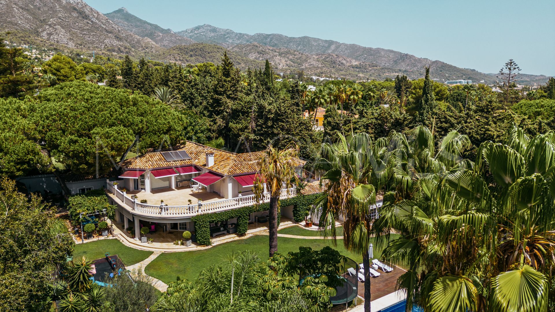 Marbella Golden Mile 5 bedrooms villa for sale