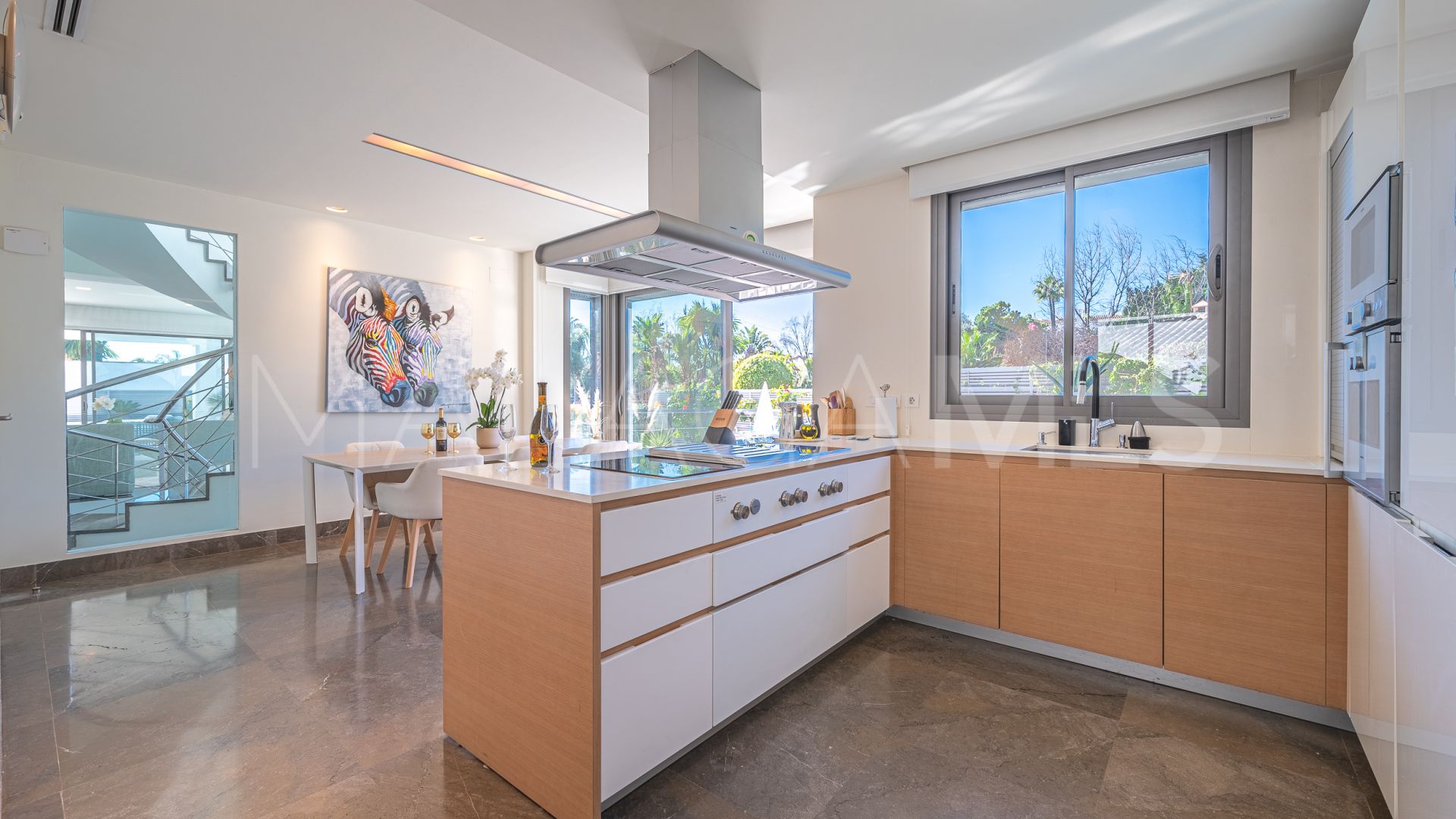 Villa with 4 bedrooms for sale in Marbella Golden Mile