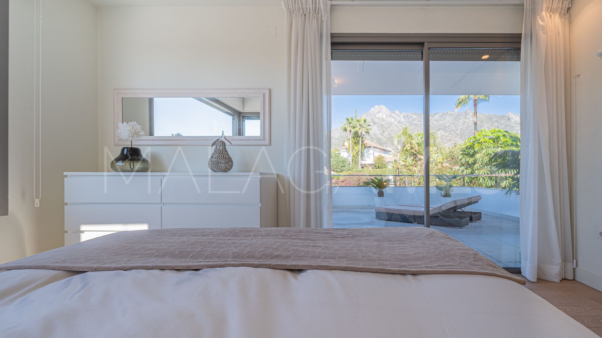 Villa with 4 bedrooms for sale in Marbella Golden Mile