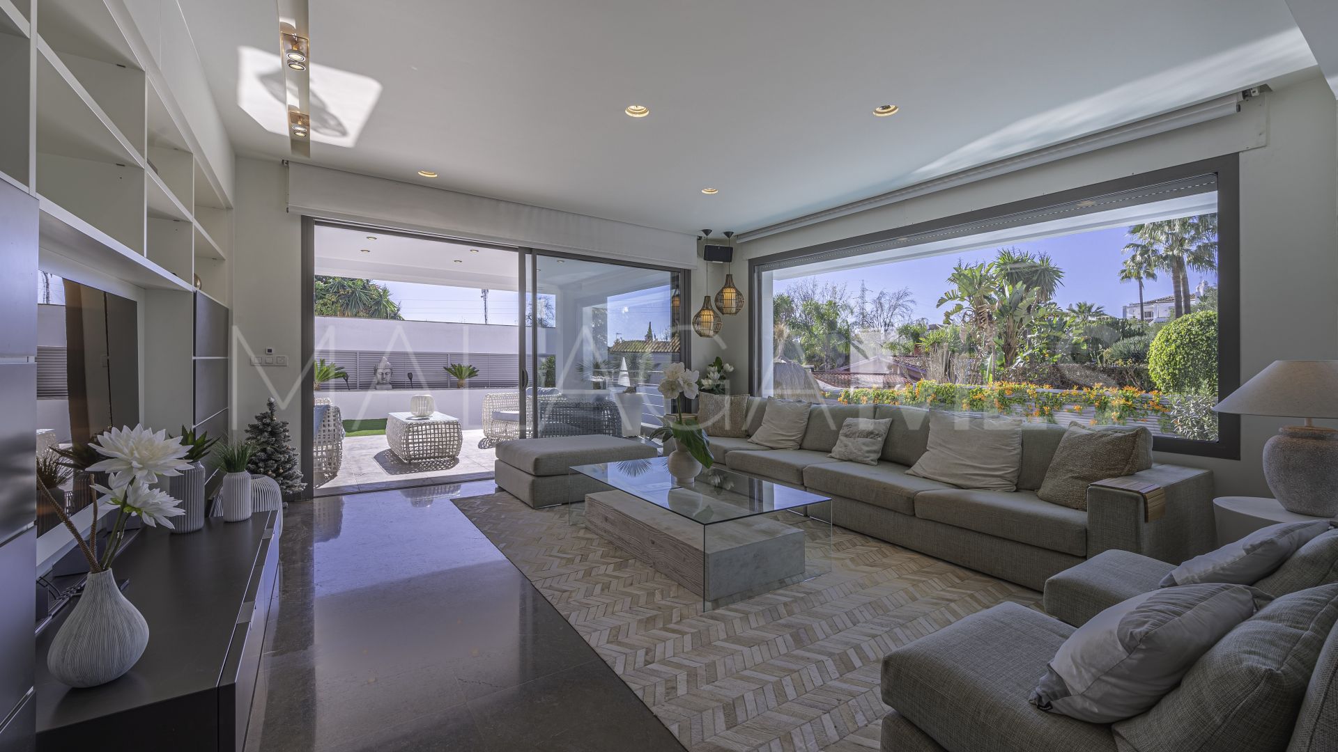 Villa with 4 bedrooms for sale in Marbella Golden Mile