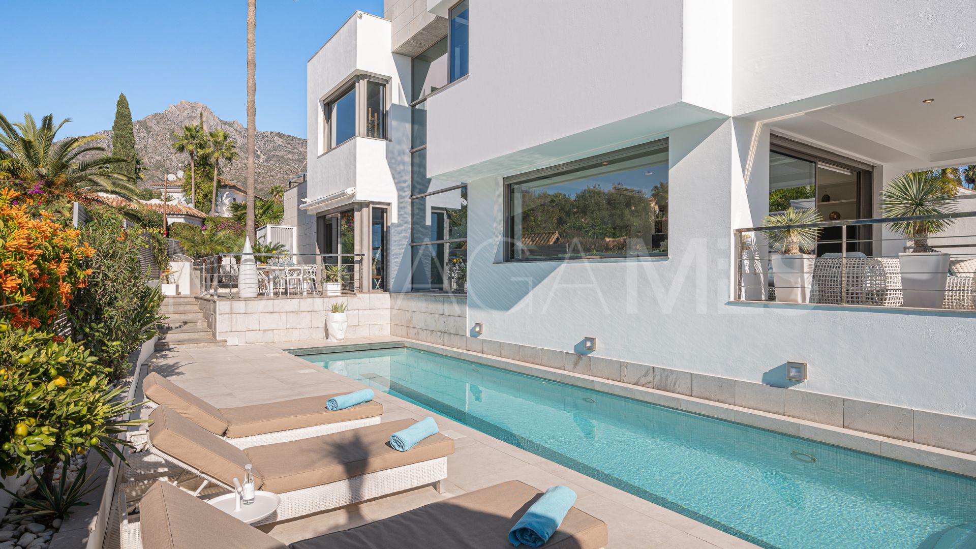 Villa with 4 bedrooms for sale in Marbella Golden Mile