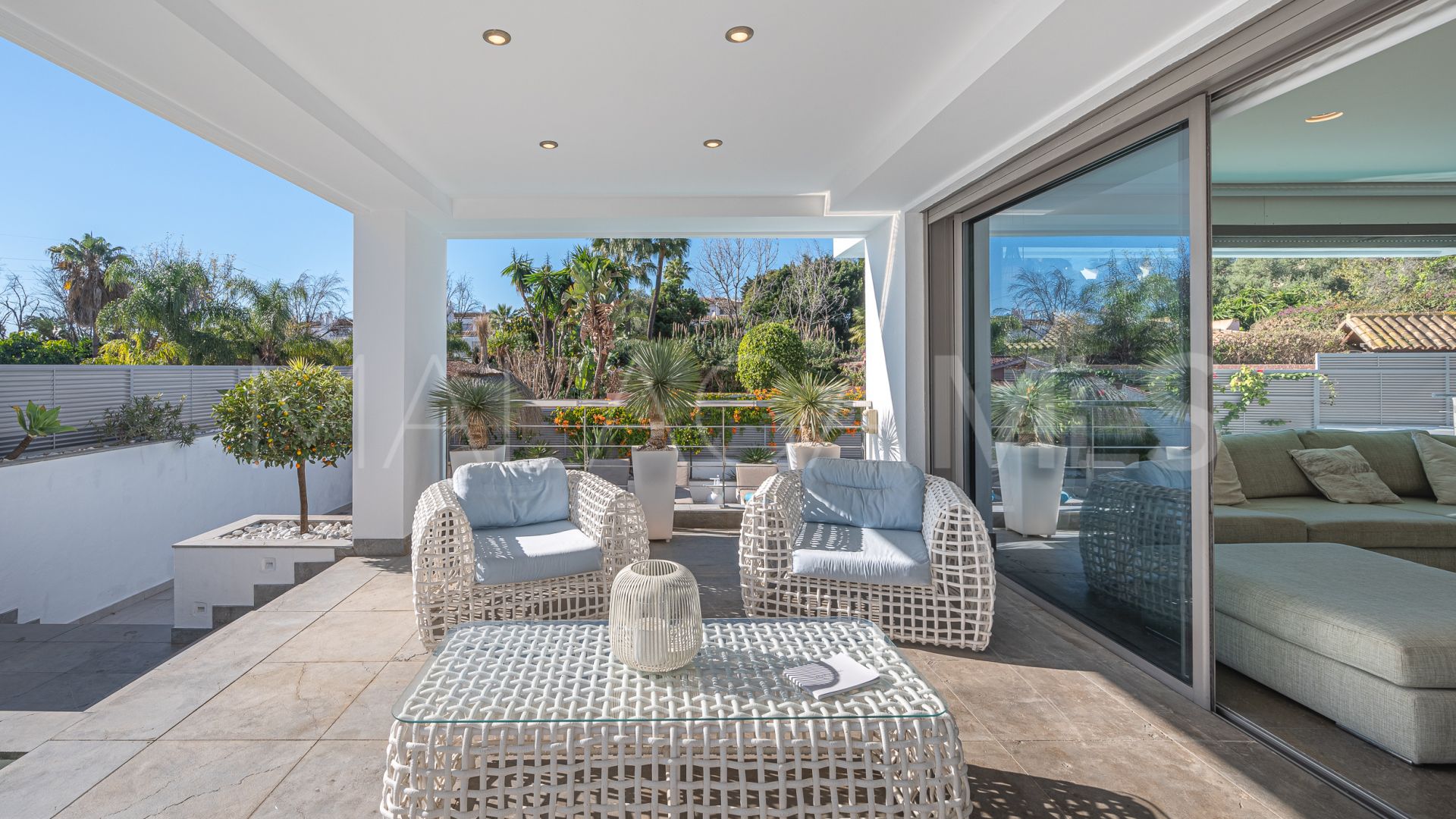 Villa with 4 bedrooms for sale in Marbella Golden Mile